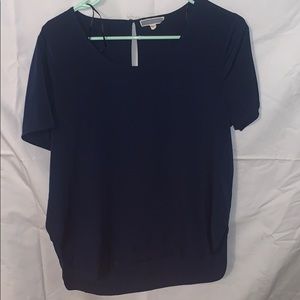 Navy short sleeve blouse w scoop bottom
